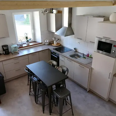 Chez Victor Le Pecheur Holiday home Tredrez-Locquemeau